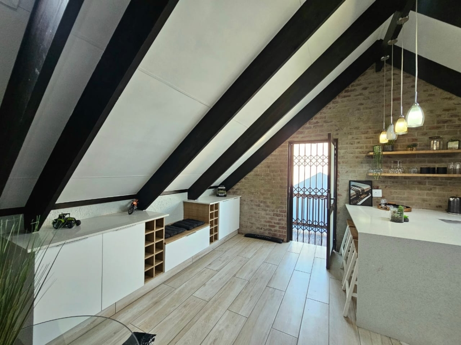 5 Bedroom Property for Sale in Grimbeeck Park North West
